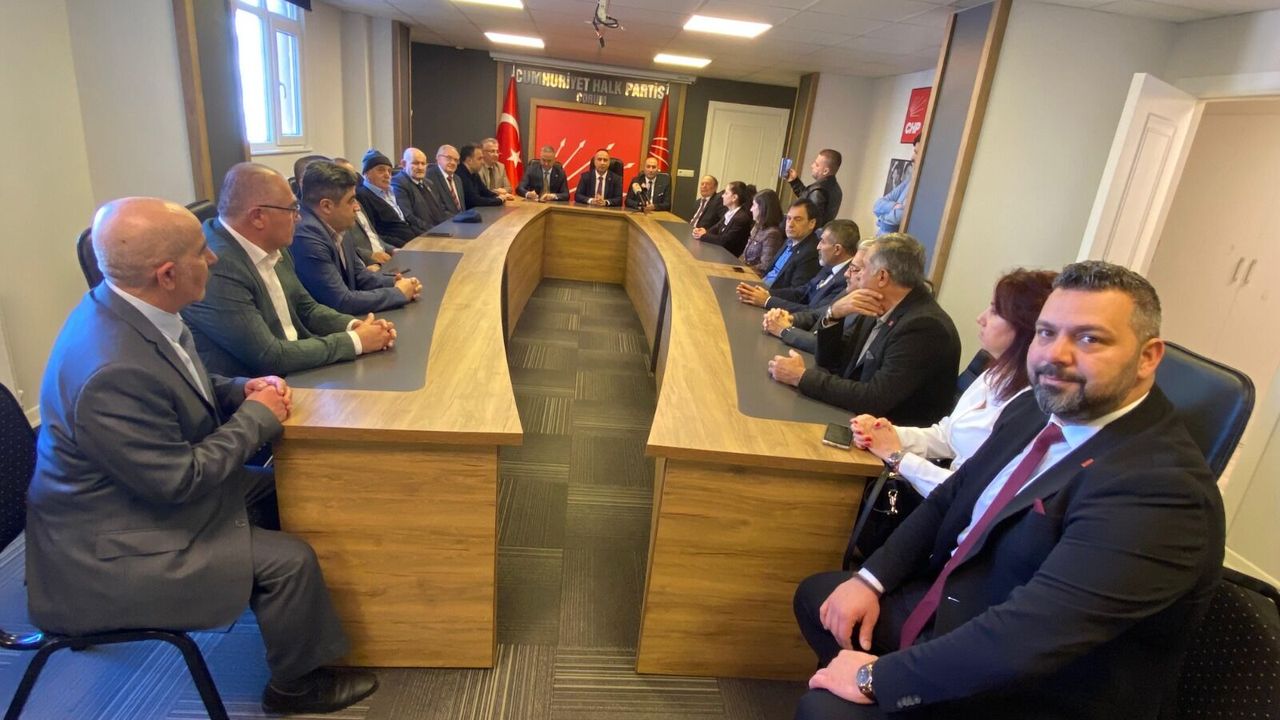 CHP’liler, Baba Ocağında Bayramlaştı: “Seçim Sandığını Derhal Getirin”