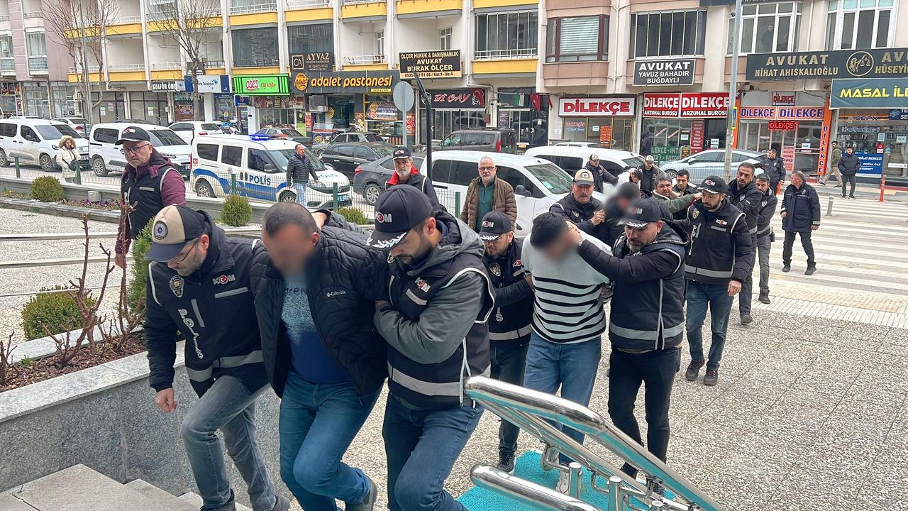 İş Yeri Kurşunlayarak Tehdit Eden 6 Şüpheli Tutuklandı