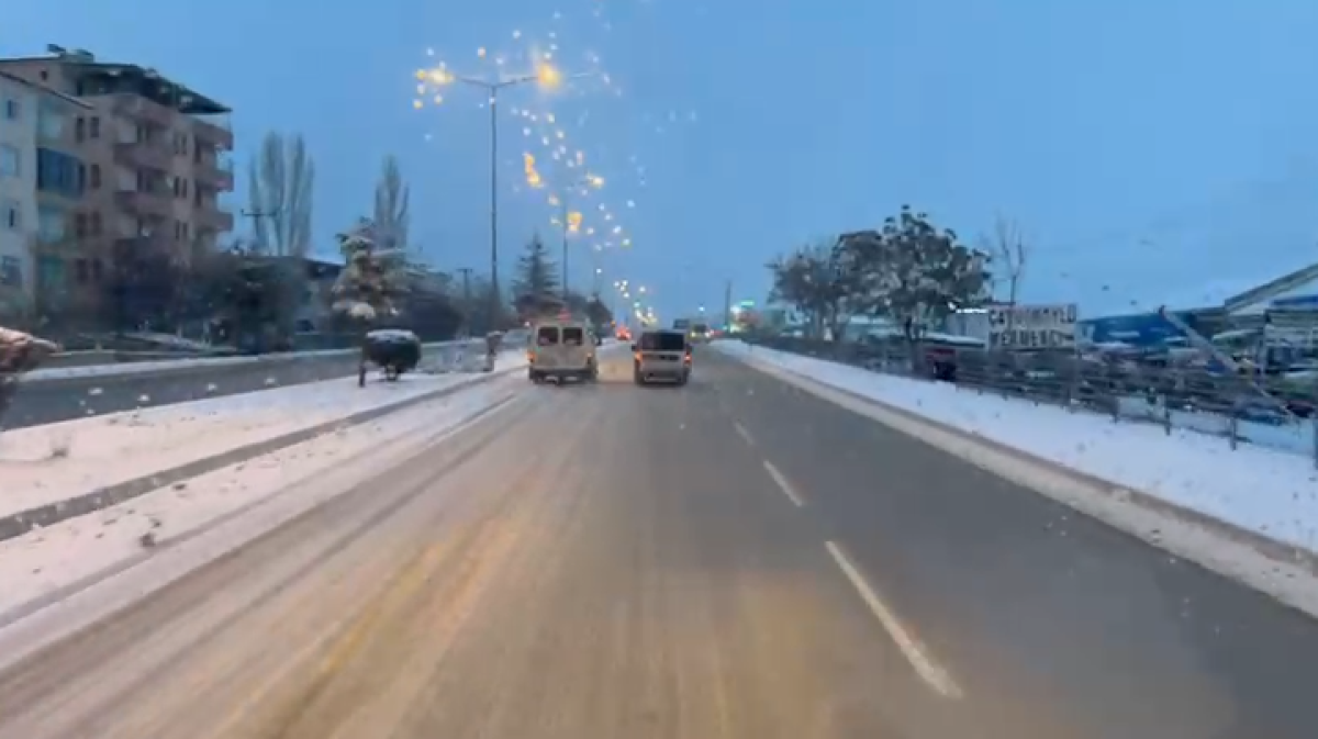 İtfaiye Siren Çaldı, Sürücü Umursamadı: O Anlar Kamerada