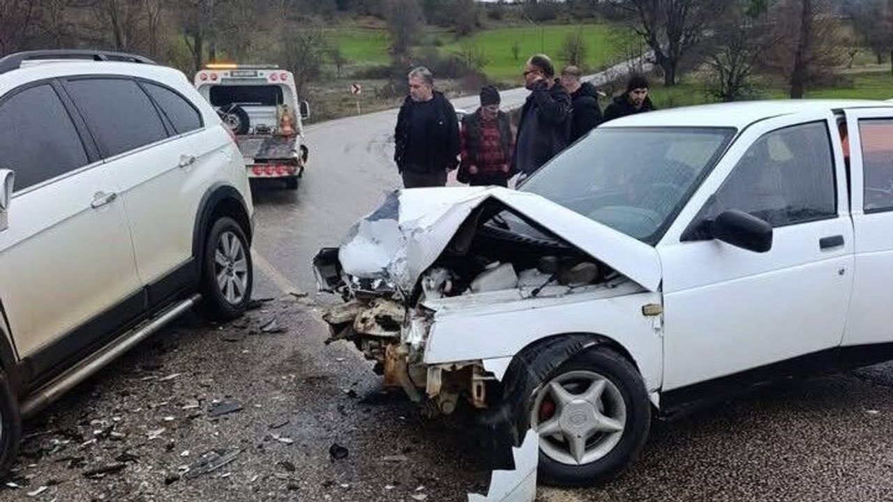 Kafa Kafaya Çarpıştılar: 1 Yaralı