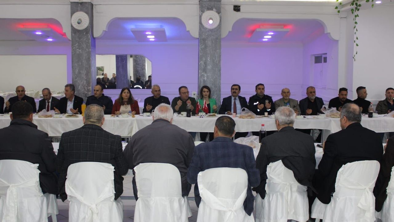 Mecitözü'nde Kaymakamlıktan Muhtarlara İftar