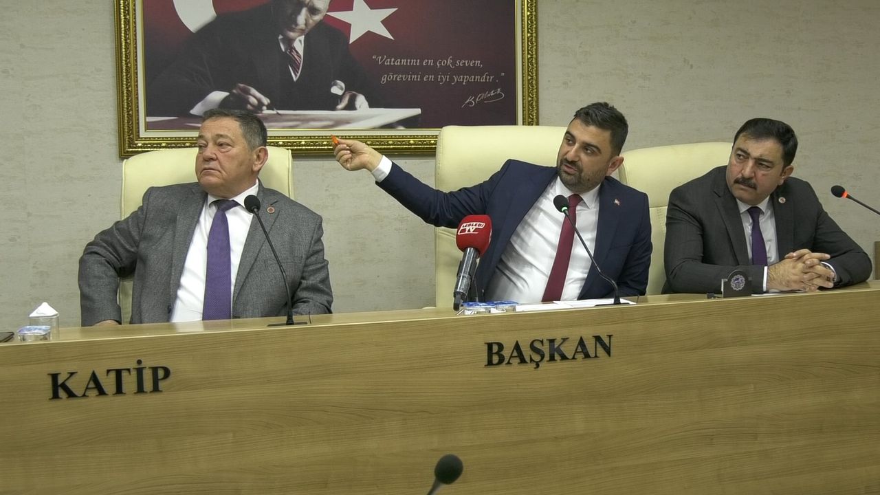 Mecliste Tartışmalı Köyün Yol Güzergahı Nihayet Değiştirildi