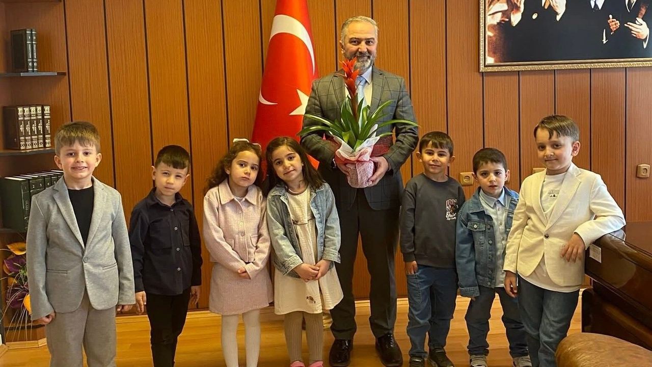 Minik Yüreklerden Gazze’ye Büyük Destek