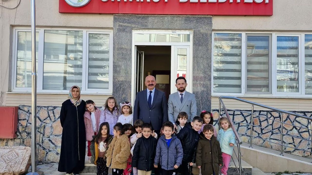 Miniklerden Başkan İsbir Amcalarına Ziyaret