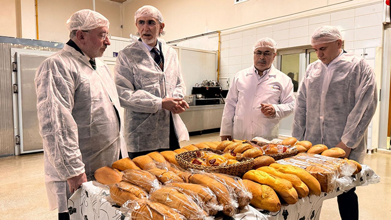 Misafir Rektör Tam Buğday Ekmeğinin Önemini Anlattı