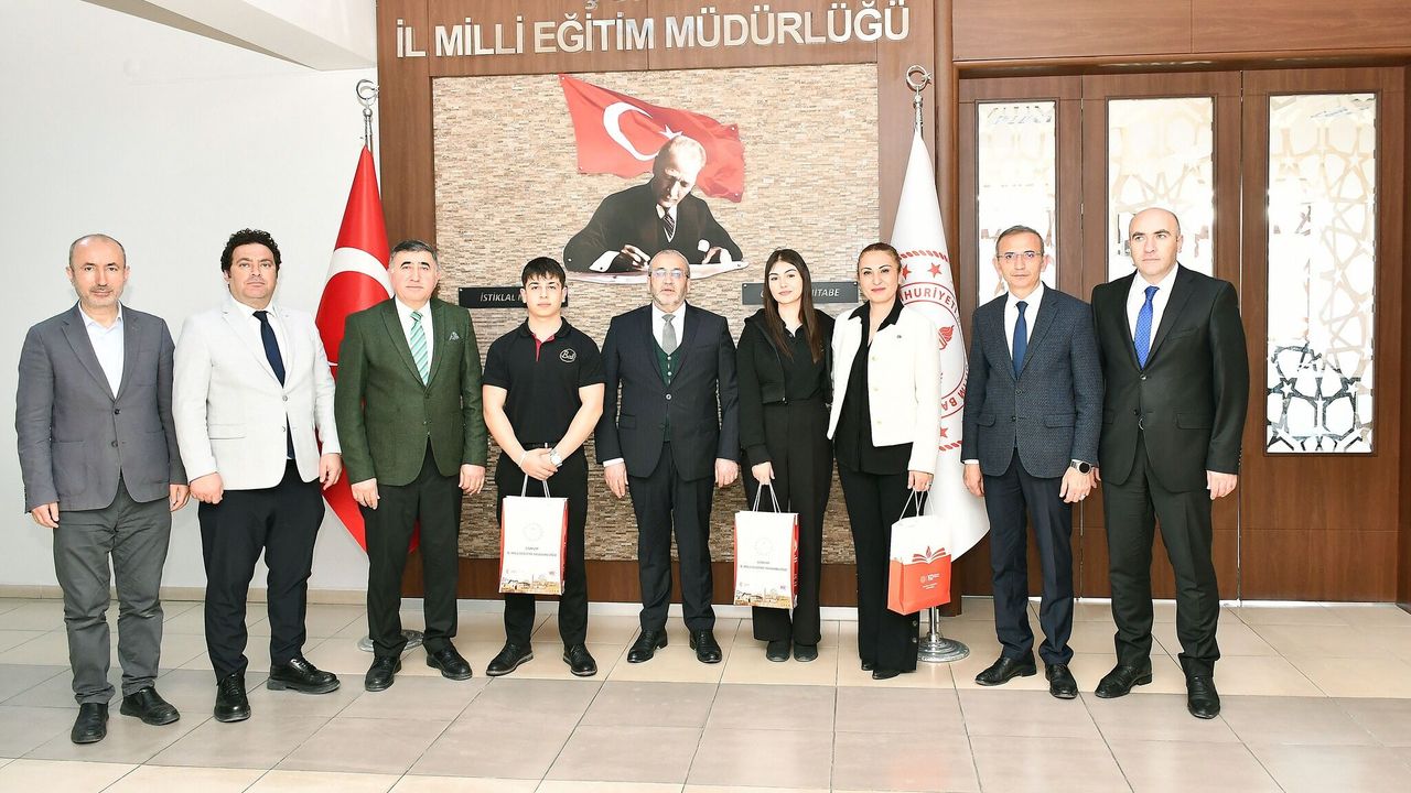 Öğrencilerden Anlamlı Beste