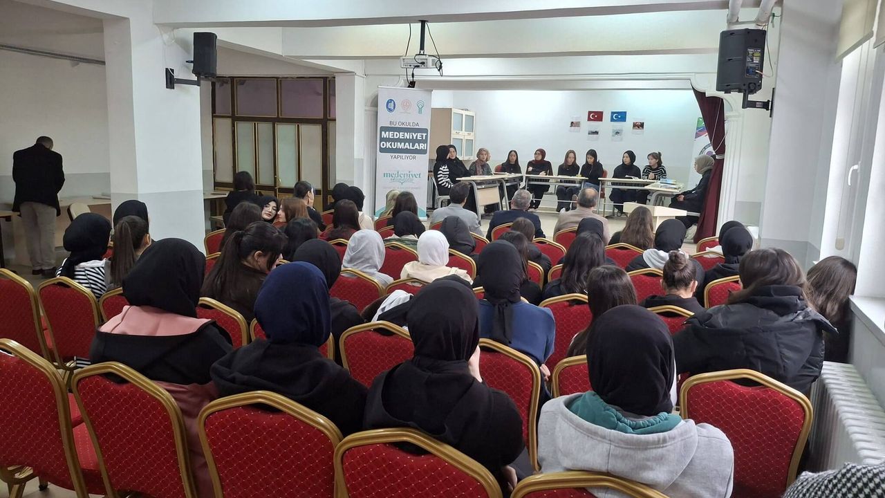 Öğrencilerden Doğu Türkistan Duyarlılığı