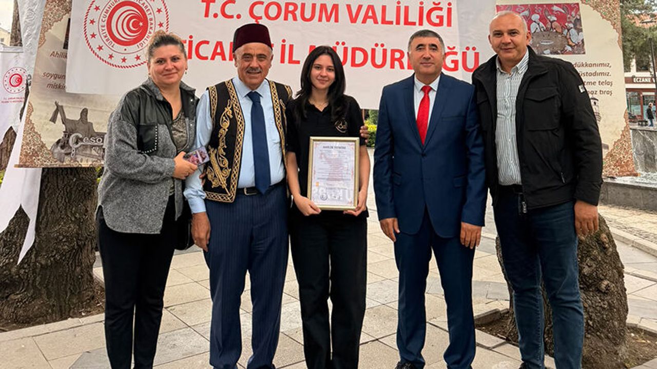 Okulunun Ve Ailesinin Gururu Oldu