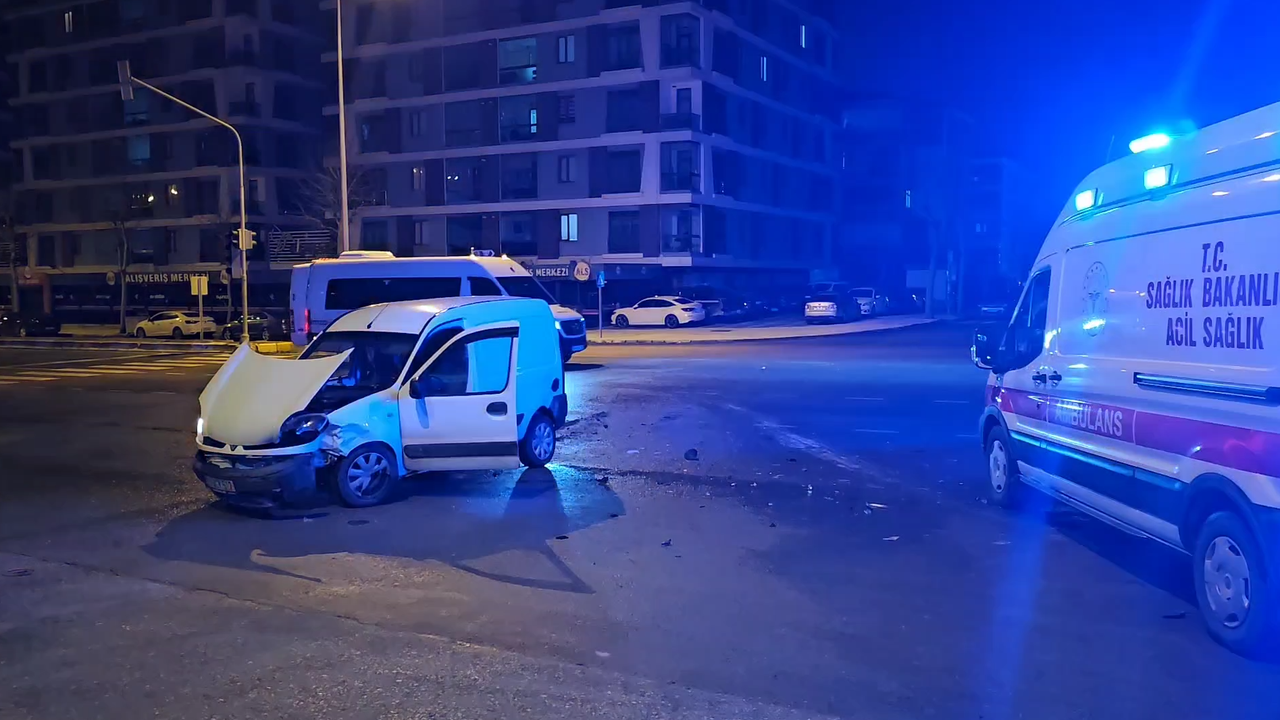 Sahur Vaktinde Kaza: 3 Yaralı