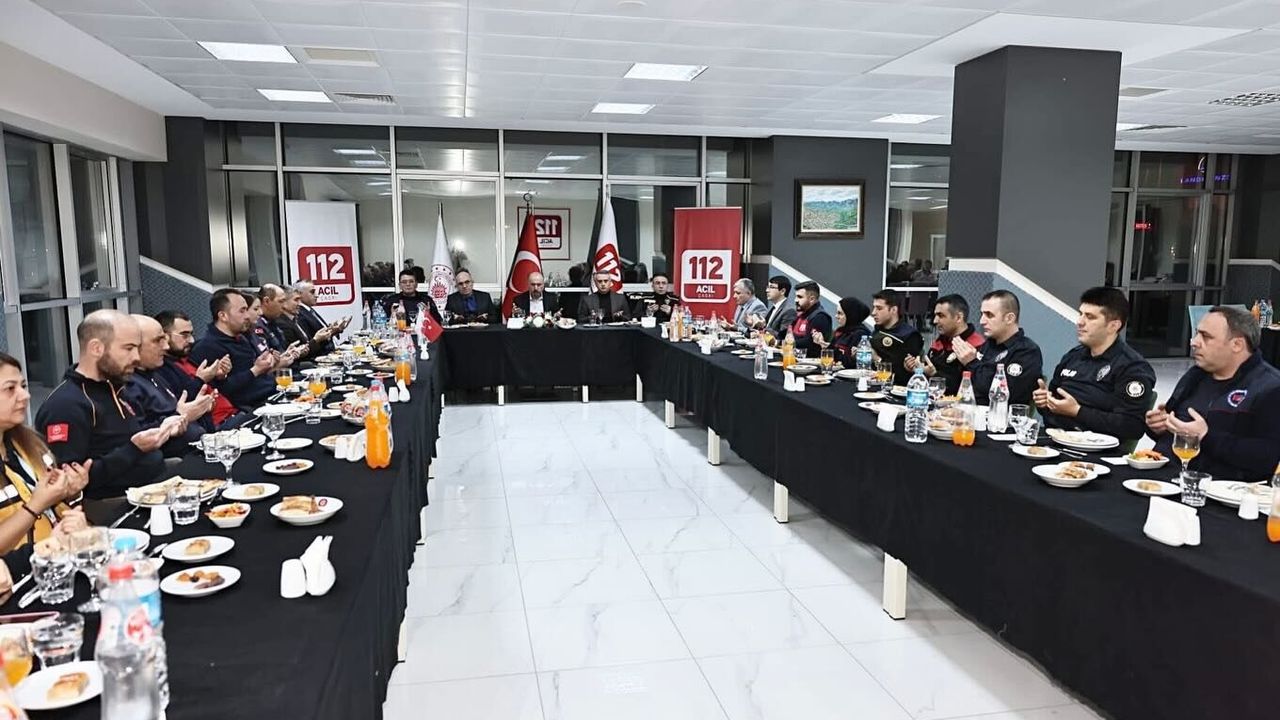 Vali Çalgan 112 Personeliyle İftarda Bir Araya Geldi