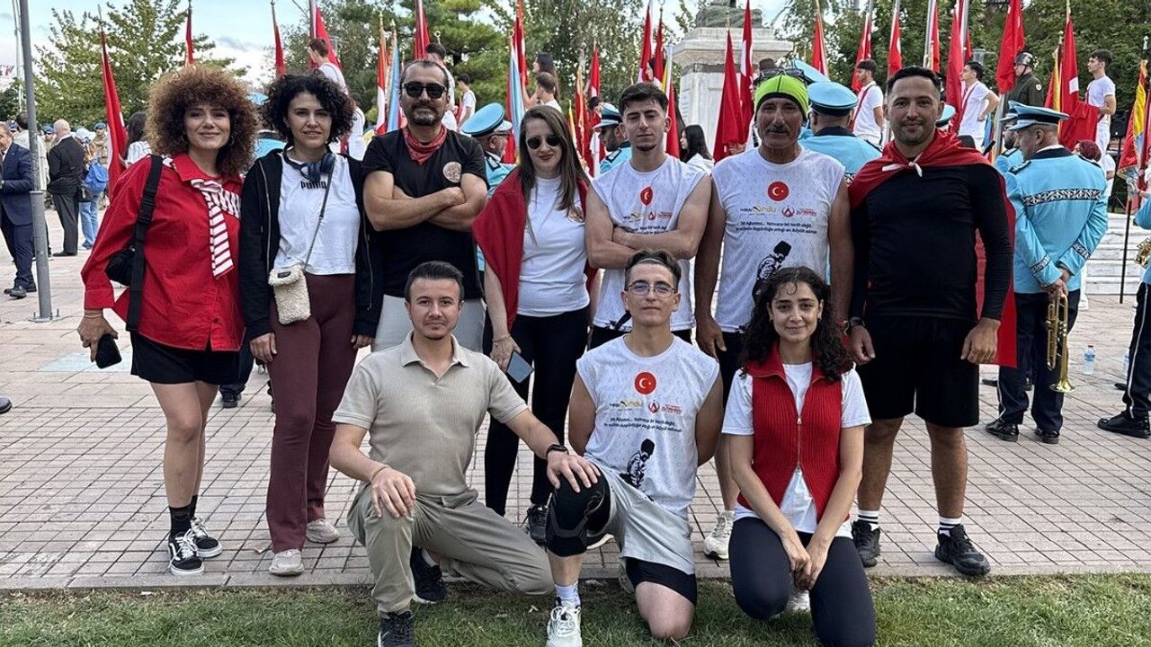 ‘ZAFER’ İçin 30,8 Kilometre Koştular