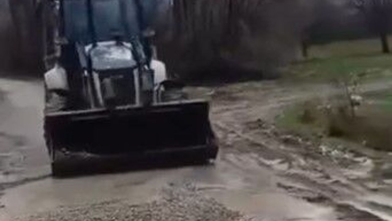 KÖY HALKI ÖZEL İDAREYE İSYAN  ETTİ BU YOLLARI KİM YAPACAK